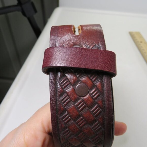 Brown Leather Belt tooled basket weave detail embossed size 36 and 1 1/2" wide - Picture 2 of 8